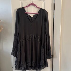 Elegant Grey Lace Trim Tunic Top